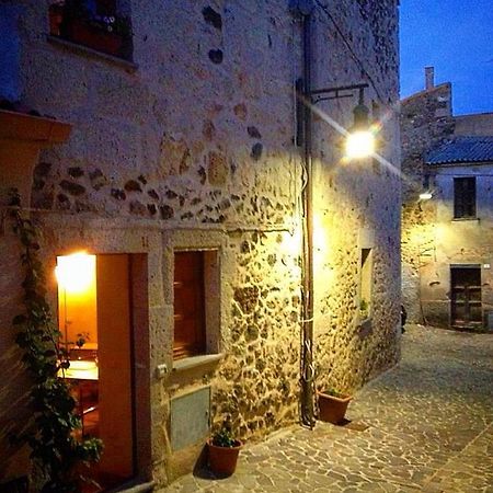 La Casa Del Borgo Bed & Breakfast Ittireddu Bagian luar foto