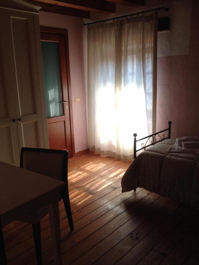 La Casa Del Borgo Bed & Breakfast Ittireddu Bagian luar foto